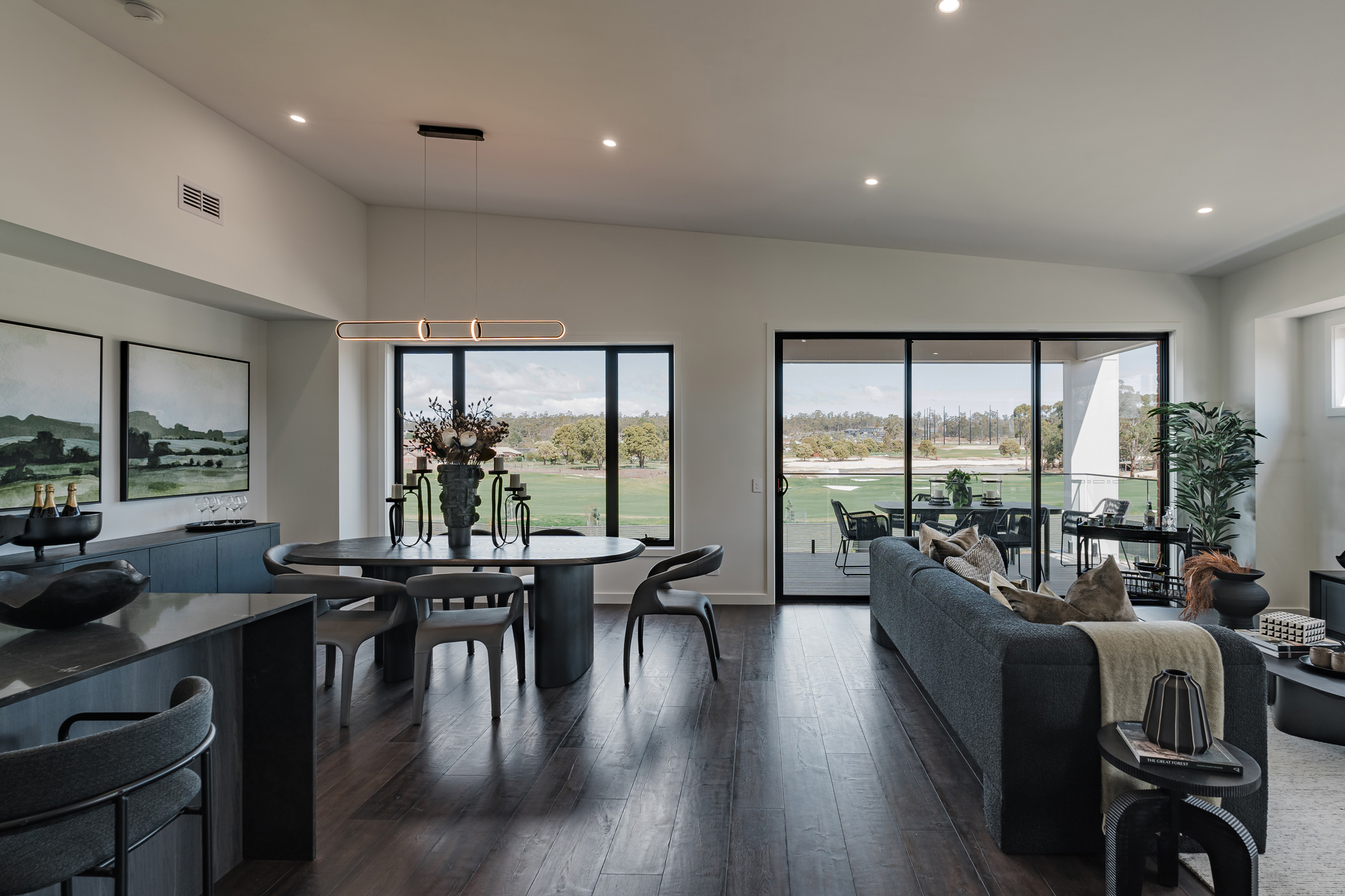 Clearwater Lounge and Dining