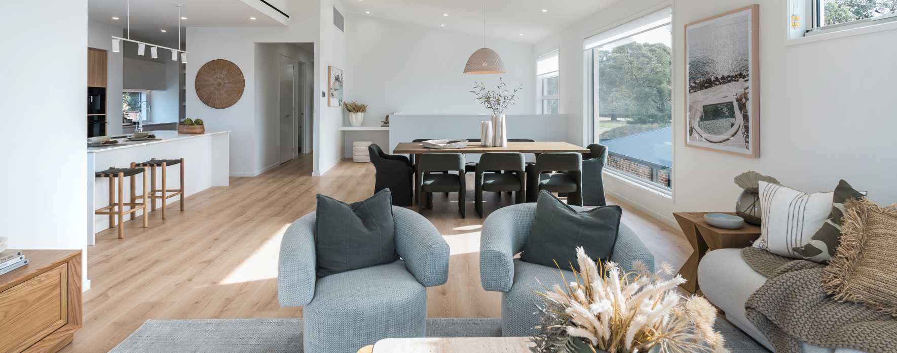 bellavista-30-double-storey-house-design-living-room