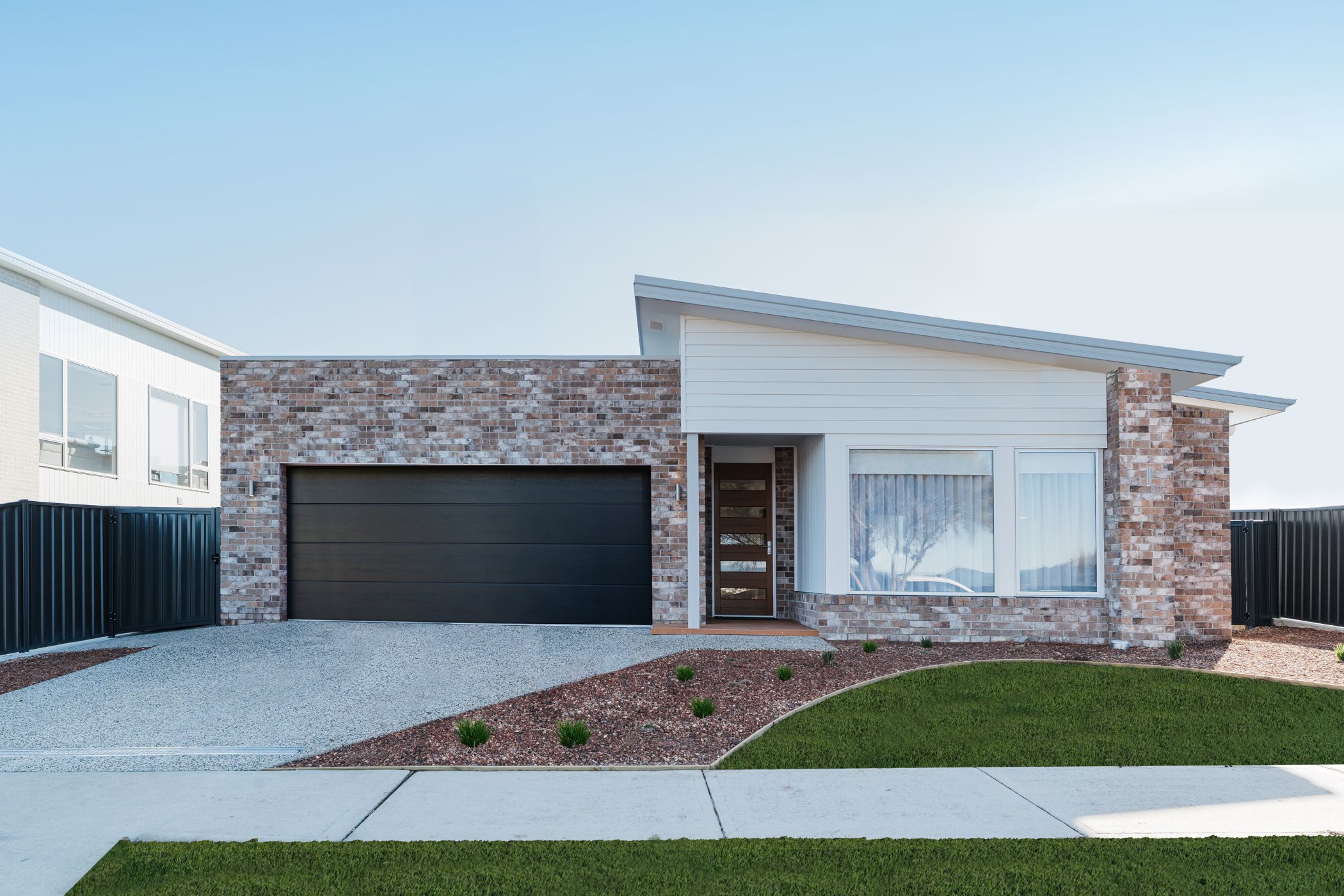 marbella-23-single-storey-house-design-facade