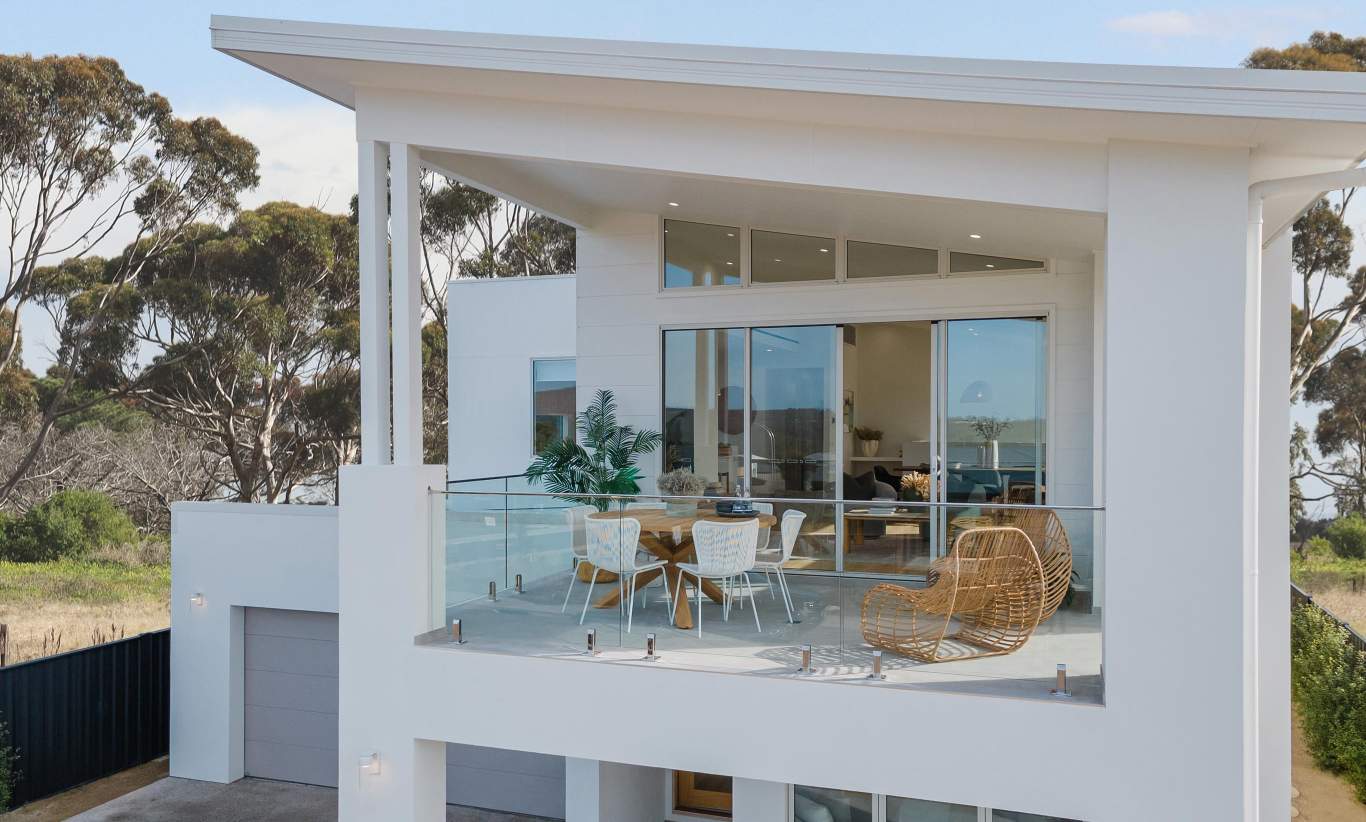 bellavista-30-double-storey-home-design-balcony