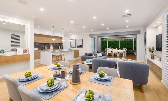 St. Tropez - Dining & Kitchen